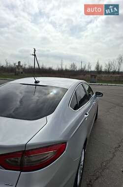 Седан Ford Fusion 2015 в 