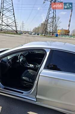 Седан Ford Fusion 2015 в 
