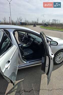 Седан Ford Fusion 2015 в 