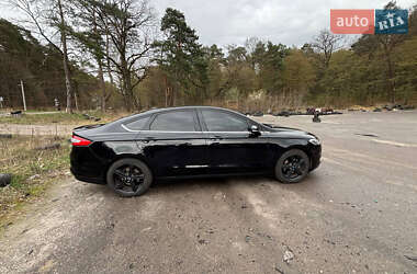 Седан Ford Fusion 2016 в 