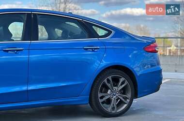 Седан Ford Fusion 2020 в 