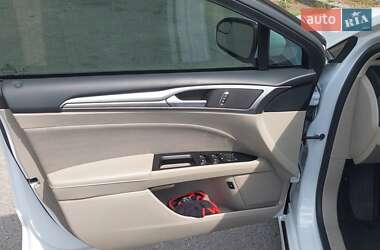 Седан Ford Fusion 2017 в 