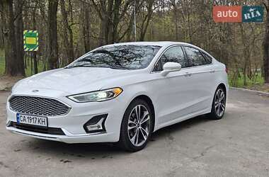 Седан Ford Fusion 2019 в 
