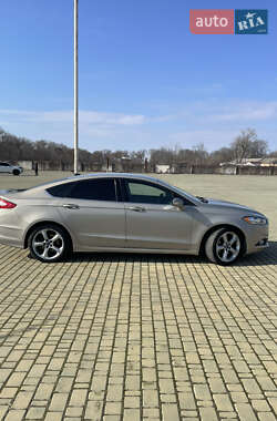 Седан Ford Fusion 2014 в 