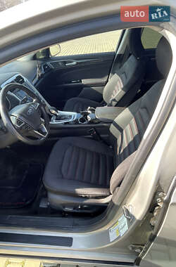 Седан Ford Fusion 2014 в 