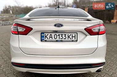 Седан Ford Fusion 2013 в 
