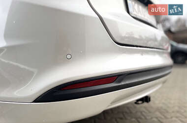 Седан Ford Fusion 2013 в 