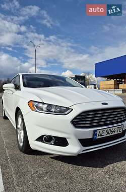 Седан Ford Fusion 2014 в Кам'янському