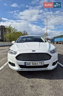 Седан Ford Fusion 2014 в Кам'янському