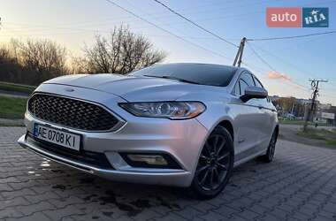 Седан Ford Fusion 2016 в 