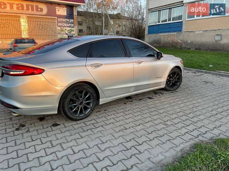 Седан Ford Fusion 2016 в Синельниково