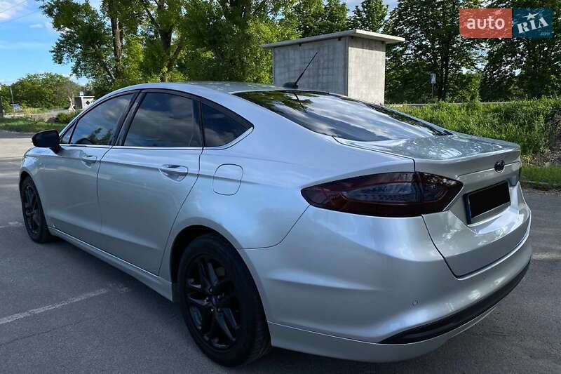 Седан Ford Fusion 2013 в Львові
