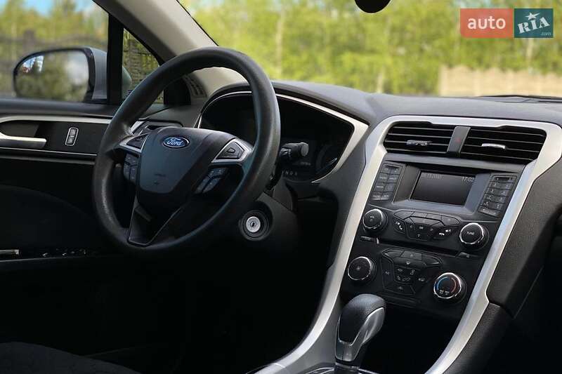 Седан Ford Fusion 2013 в Львові