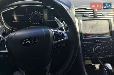 Седан Ford Fusion 2013 в 