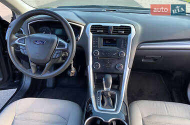 Седан Ford Fusion 2014 в 