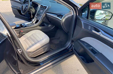 Седан Ford Fusion 2014 в 