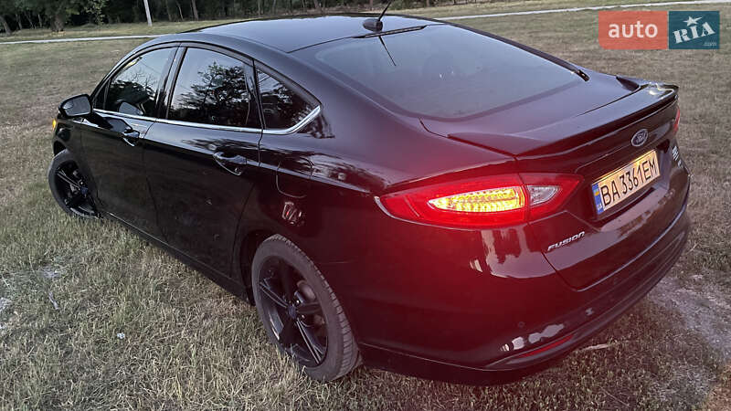 Седан Ford Fusion 2015 в Кропивницком