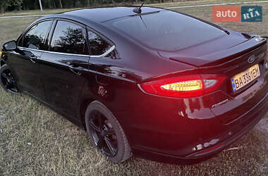 Седан Ford Fusion 2015 в 