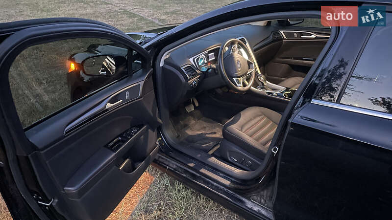 Седан Ford Fusion 2015 в Кропивницком