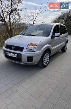 Хэтчбек Ford Fusion 2012 в 