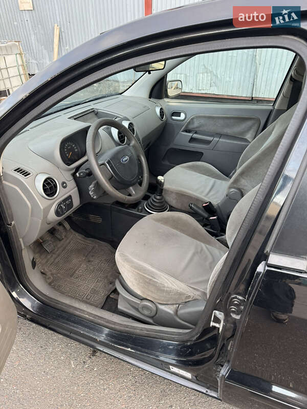Хэтчбек Ford Fusion 2003 в Киеве