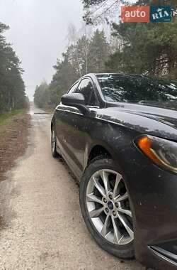 Седан Ford Fusion 2016 в 
