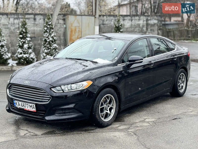 Седан Ford Fusion 2015 в 