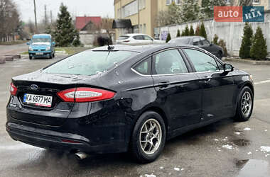 Седан Ford Fusion 2015 в 