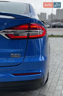 Седан Ford Fusion 2020 в 