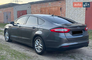 Седан Ford Fusion 2013 в 