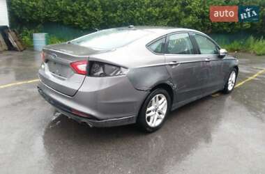 Седан Ford Fusion 2013 в 