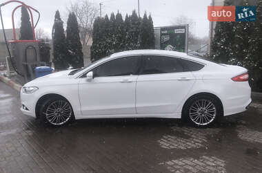 Седан Ford Fusion 2013 в 