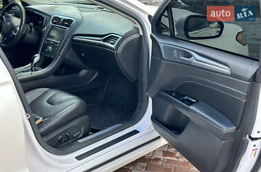 Седан Ford Fusion 2014 в 