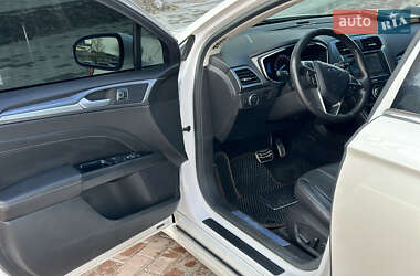 Седан Ford Fusion 2014 в 