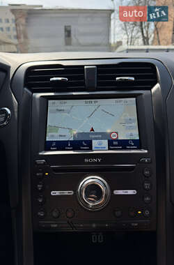 Седан Ford Fusion 2020 в 