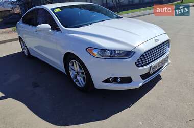 Седан Ford Fusion 2015 в 