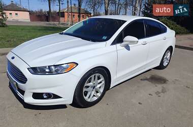 Седан Ford Fusion 2015 в 