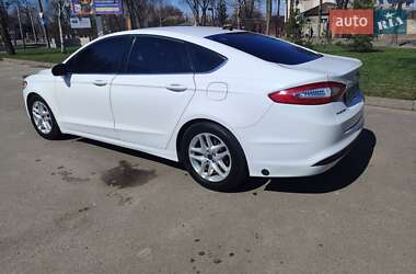 Седан Ford Fusion 2015 в 