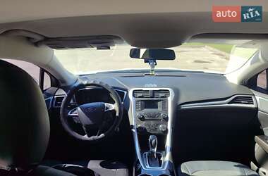 Седан Ford Fusion 2015 в 