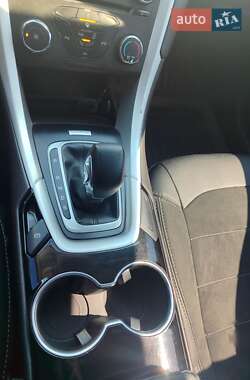 Седан Ford Fusion 2015 в 