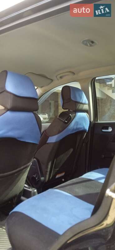 Хэтчбек Ford Fusion 2007 в Сваляве