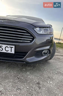 Седан Ford Fusion 2016 в 