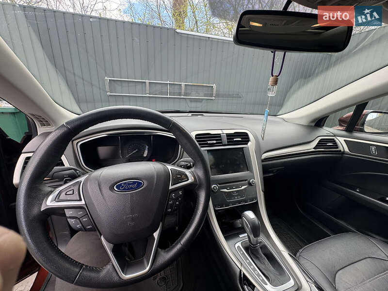 Седан Ford Fusion 2014 в Измаиле