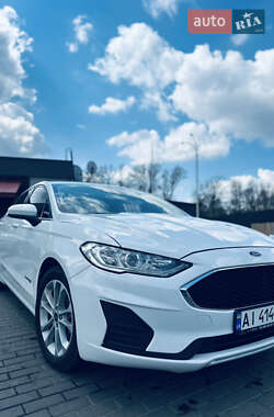 Седан Ford Fusion 2018 в 