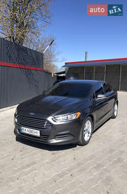 Седан Ford Fusion 2015 в 