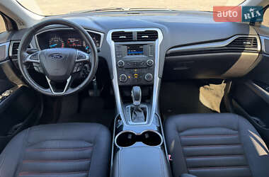 Седан Ford Fusion 2014 в 