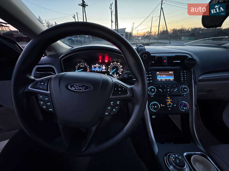 Седан Ford Fusion 2016 в Шепетівці