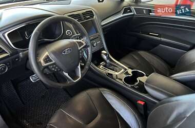 Седан Ford Fusion 2015 в 