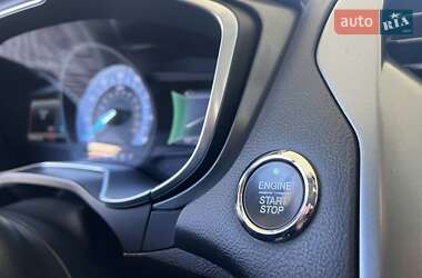 Седан Ford Fusion 2015 в 