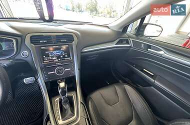 Седан Ford Fusion 2015 в 